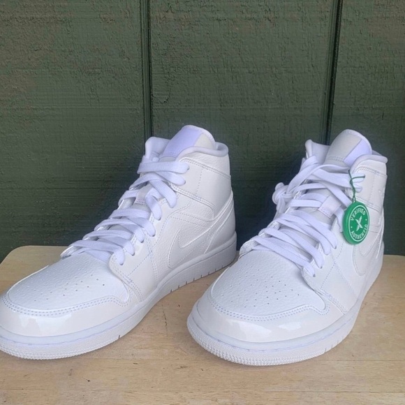 Air Jordan 1 Mid Triple White Patent Swoosh BQ6472-100 Women’s Size 11 Mens 9.5 - Picture 6 of 12